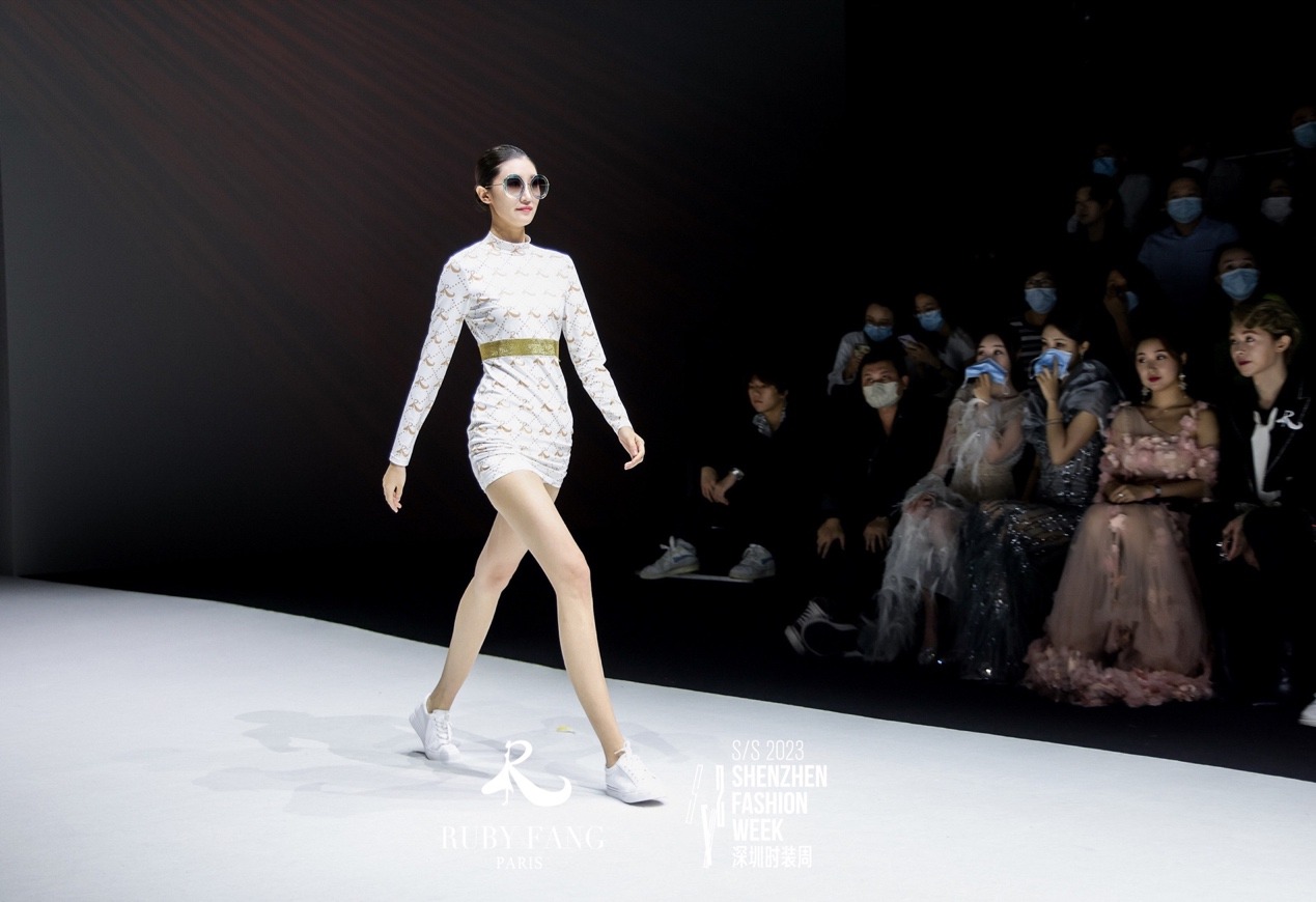 当运动与科技渗透生活| Rubyfang深圳时装周新时尚