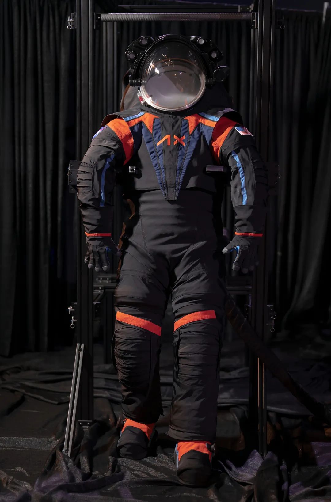 NASA新一代宇航服发布，它会是时尚行业的新缪斯吗？