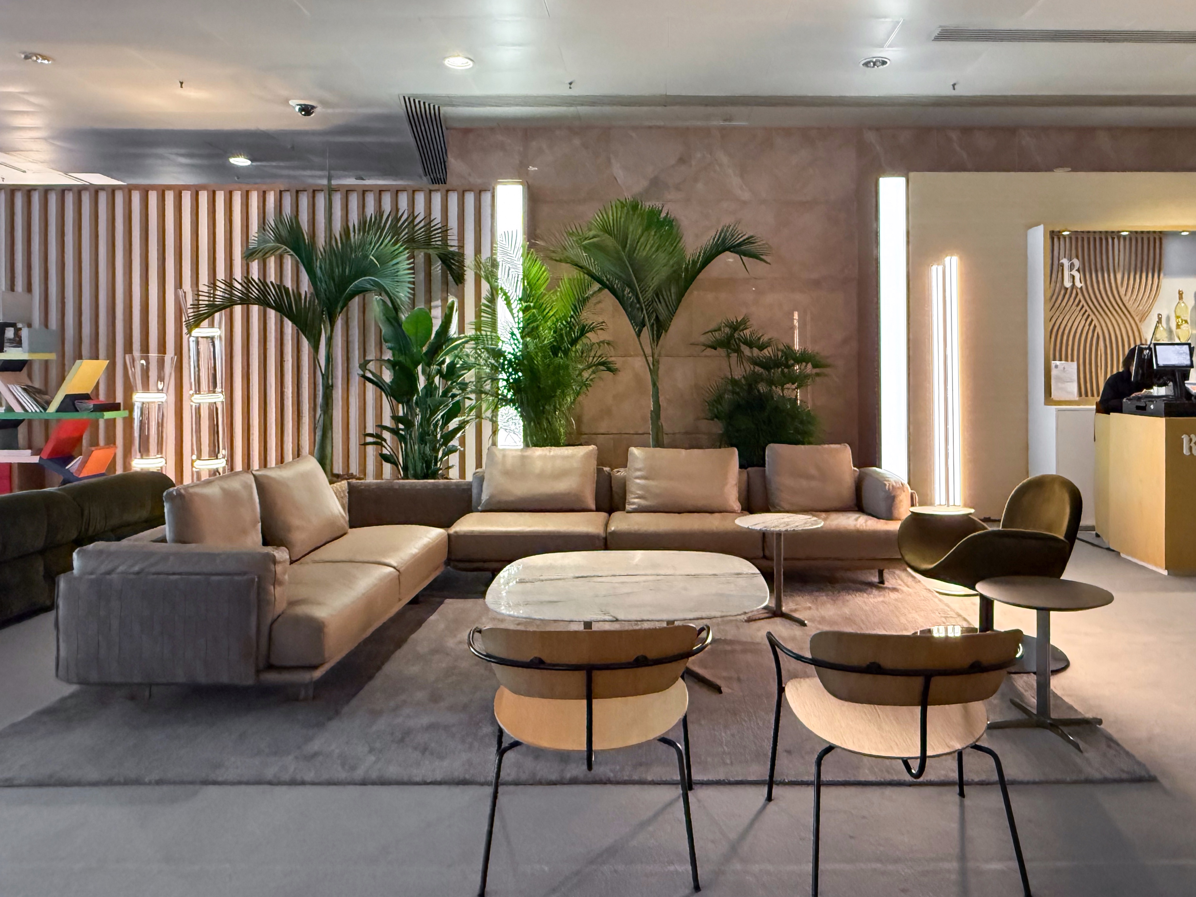 Natuzzi Italia亮相2026香港巴塞尔艺术展_捕捉全球时尚动态,解读未来流行趋势_她时代